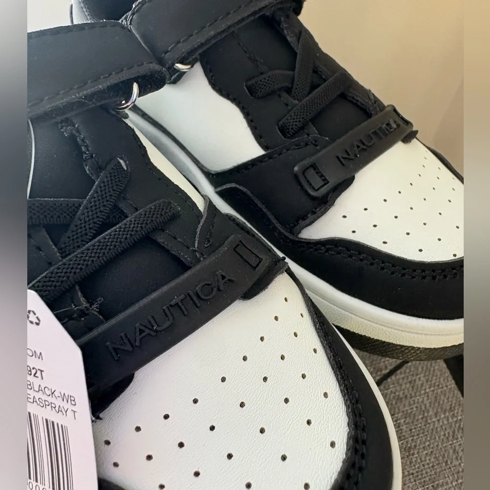 NWT Nautica Kids Black and White Hook-and-Loop Sneakers